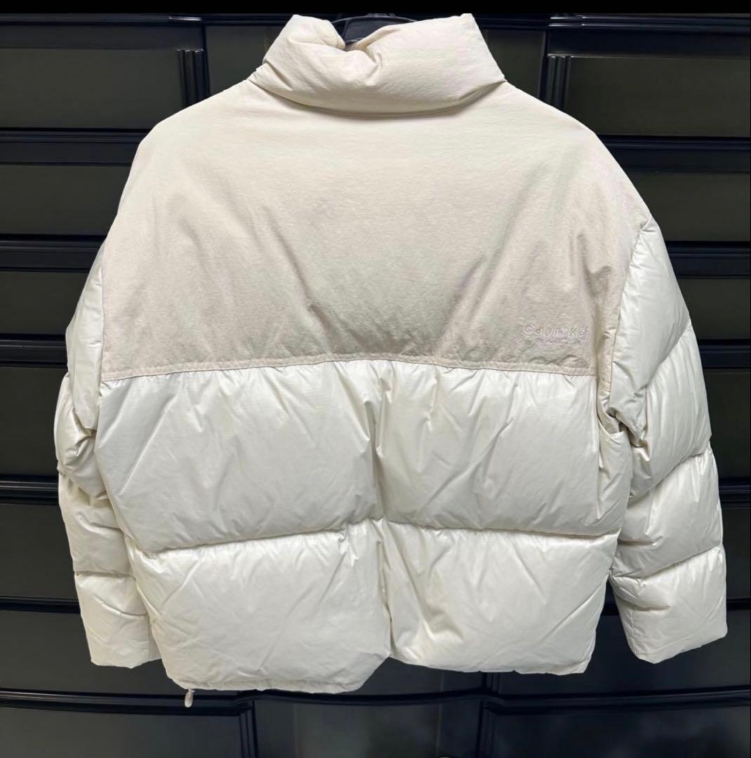   ホワイトダウンジャケット