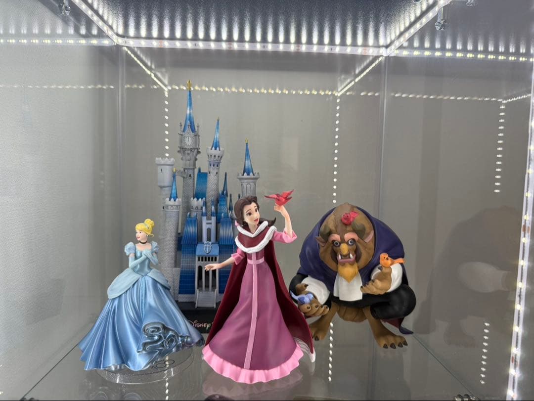 ディズニー 100周年 A賞フィギュア シンデレラ城 happyくじ　ベル　野獣