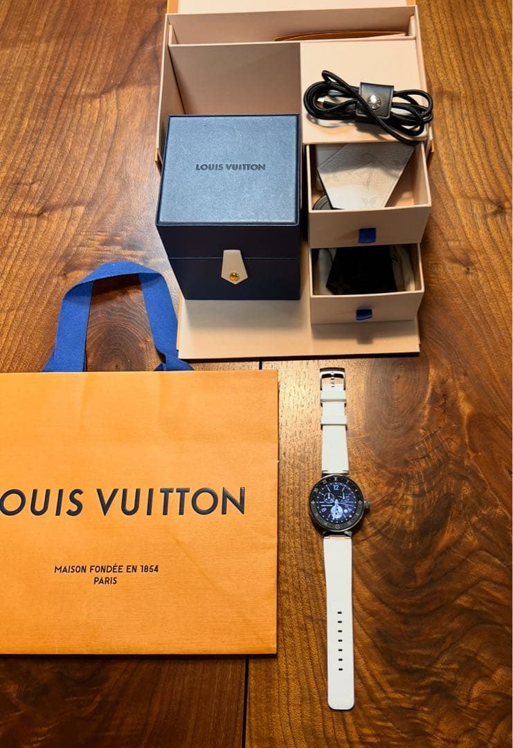 新バッテリー交換・希少美品‼️LOUIS VUITTONタンブールホライゾンV2