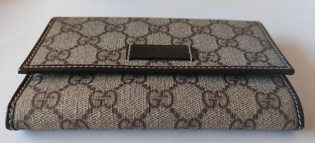 mon【未使用】GUCCI 二つ折り財布 GG柄 PVC ブラウン