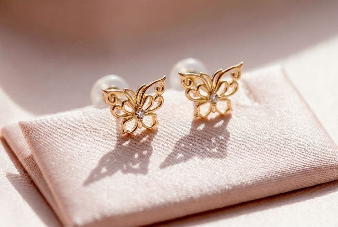 K18 バタフライスタッドピアス