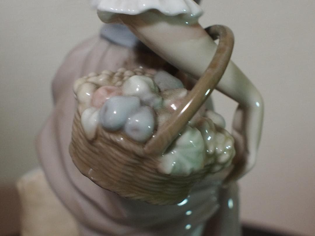 ★LLADRO　リヤドロ　花籠を持つ乙女　美品