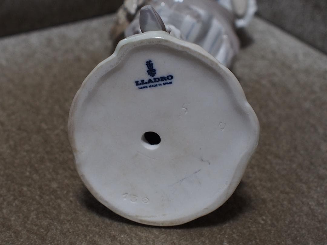 ★LLADRO　リヤドロ　花籠を持つ乙女　美品