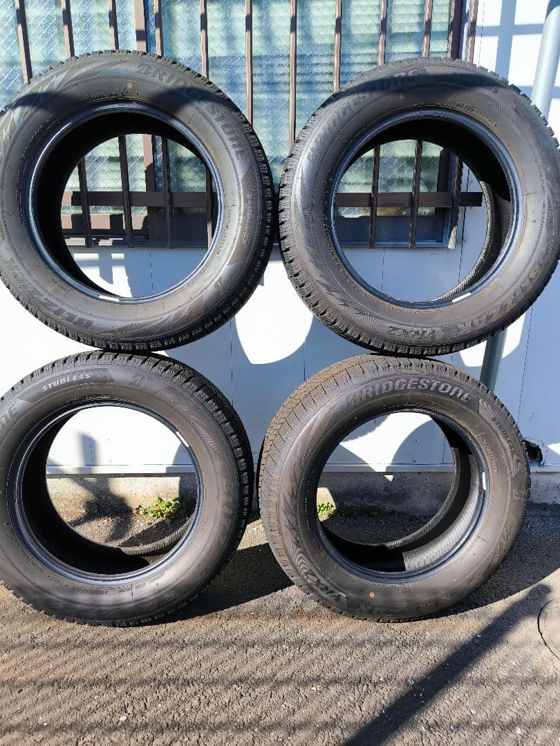 BRIDGESTONE VRX2 215/60R16 21年製スタッドレスタイヤ