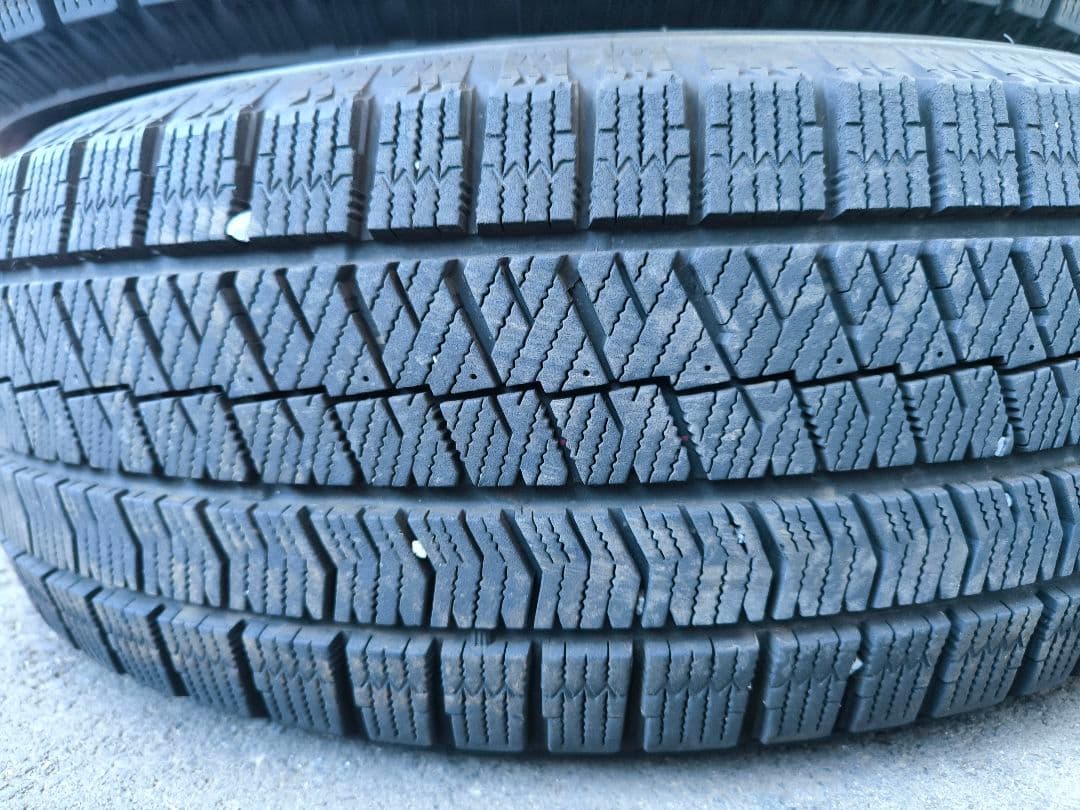 BRIDGESTONE VRX2 215/60R16 21年製スタッドレスタイヤ