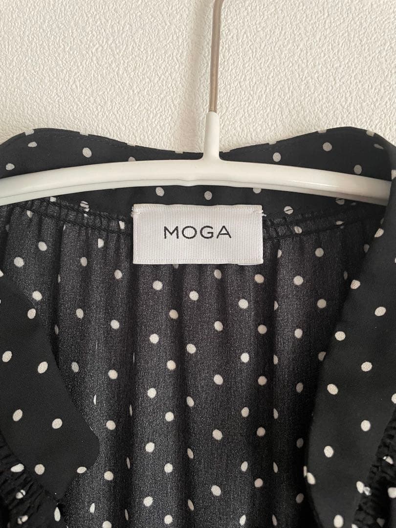 MOGAプリーツシフォンワンピース