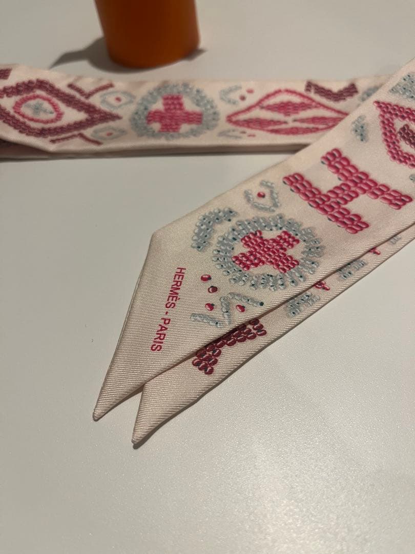 【中古品】エルメス 【ケリーアンペルル】ツイリー リボンスカーフ ベージュ系