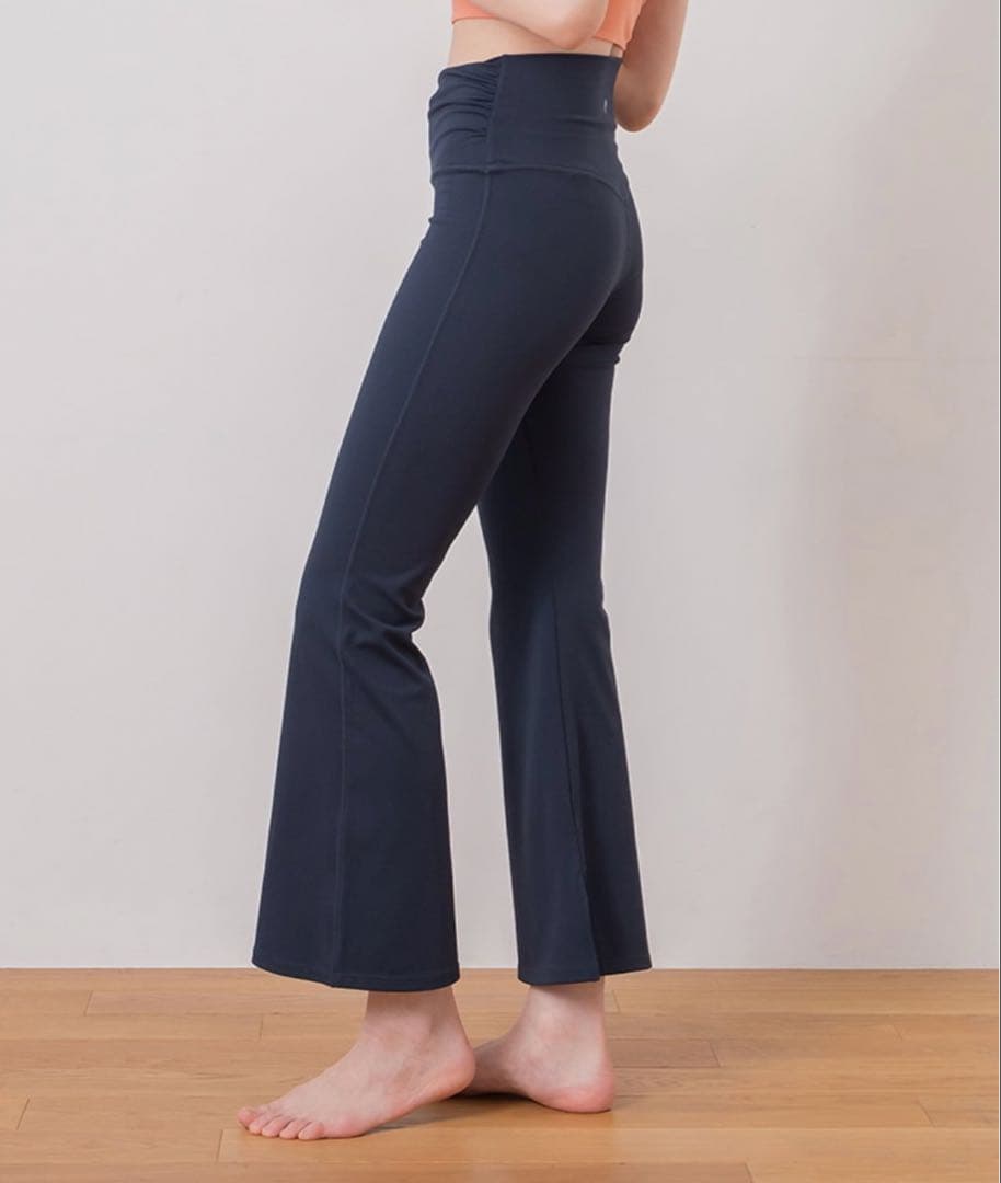 【SUKALA】　ベーシックフレアパンツ Ｌサイズ ネイビー