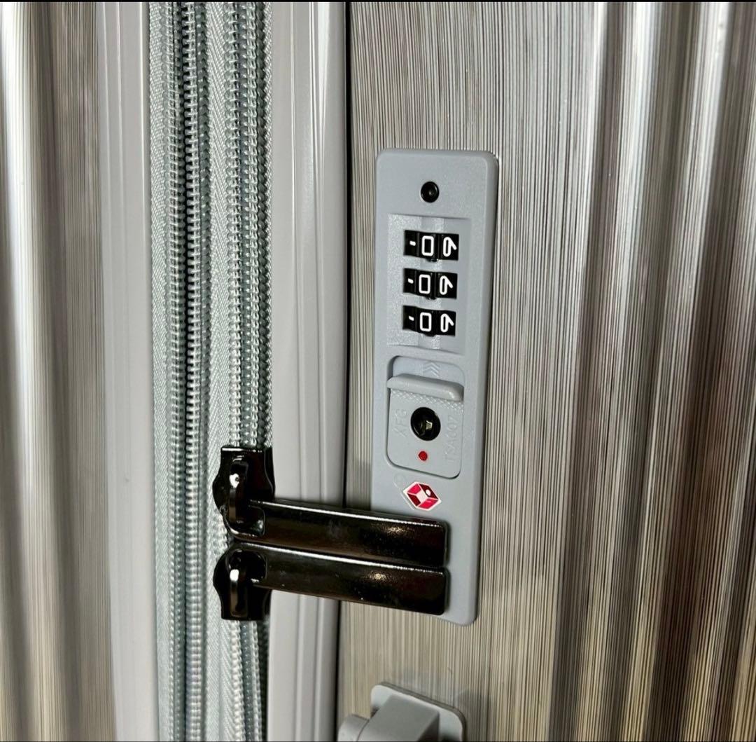 85. 拡張100L超軽量Lスーツケース 静音TSAロック