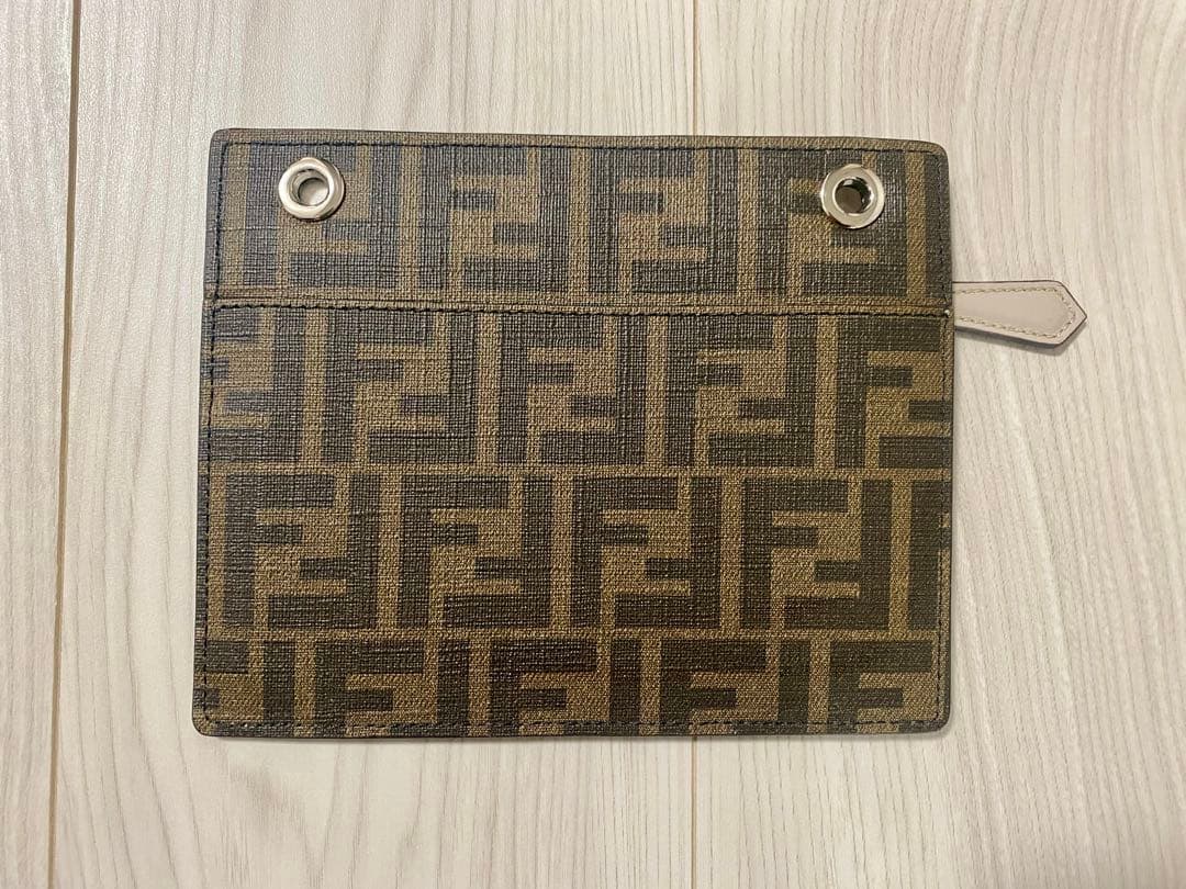 定価57.7万円 フェンディ ピーカブー ISeeU スモール　レザーバッグ