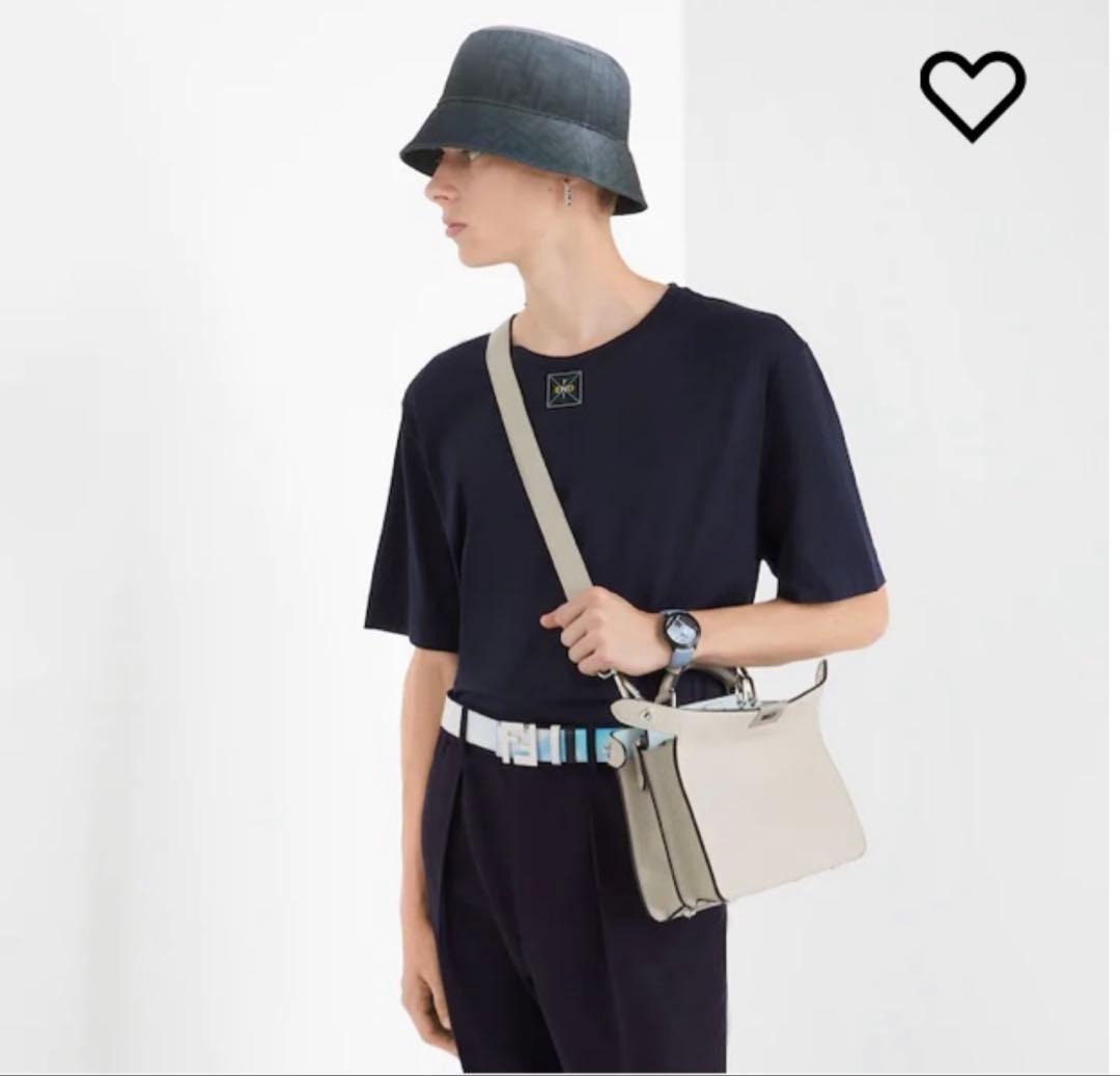 定価57.7万円 フェンディ ピーカブー ISeeU スモール　レザーバッグ