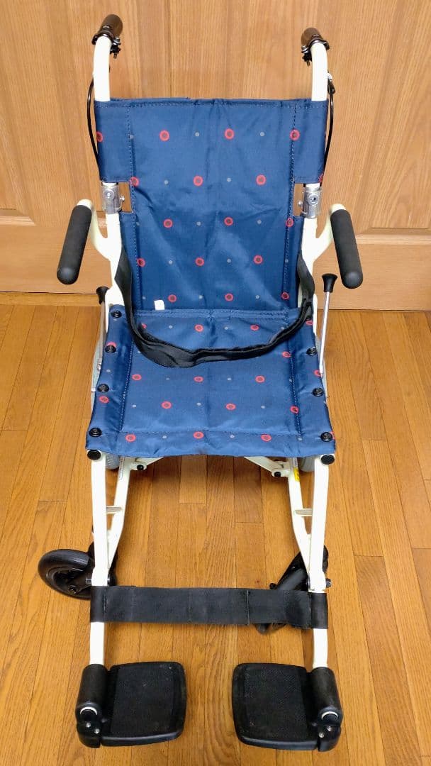 カワムラサイクル　旅ぐるまKA6　折りたたみ車椅子