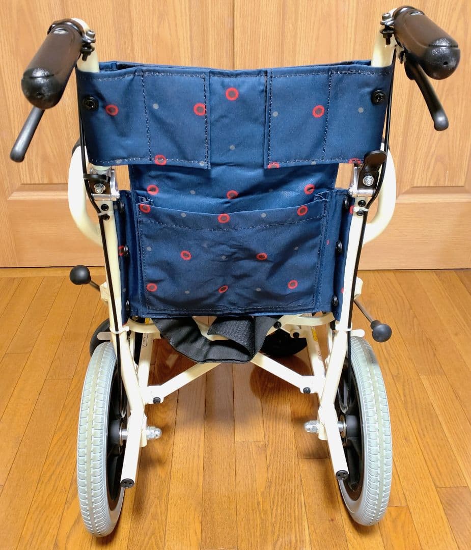 カワムラサイクル　旅ぐるまKA6　折りたたみ車椅子