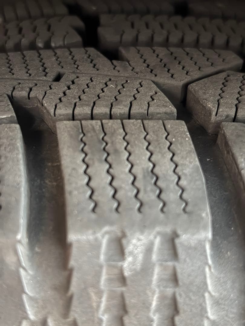 22年製195/65R15　トーヨー　スタッドレス4本セット（送料込み）