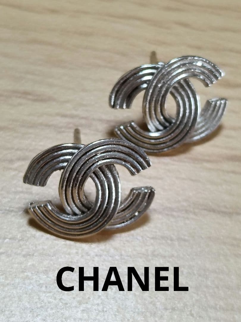 【美品】CHANEL シャネル ピアス　ココマーク　CC ユニセックス 刻印あり