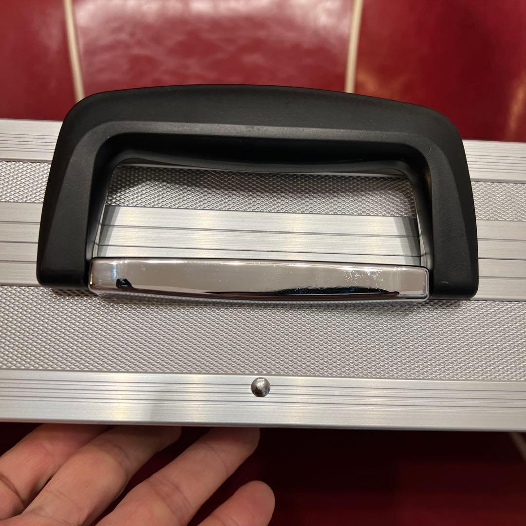 包丁ケース　ナイフケース　ジェラルミン製　10丁入り