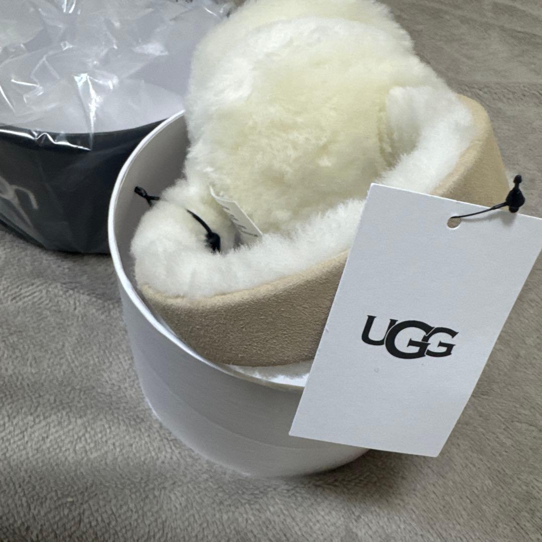 UGG ホワイトファー耳あて 未使用