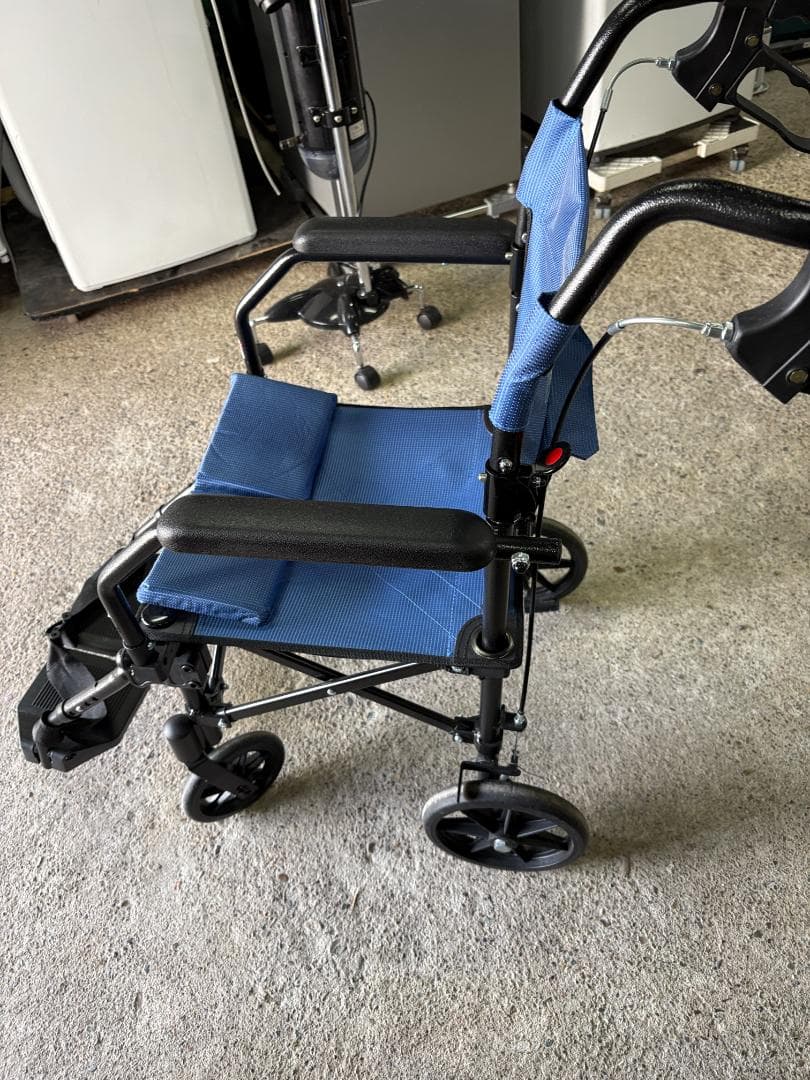 【美品】ハンディライトプラス HLP09020 介助式車椅子 折りたたみ 軽量