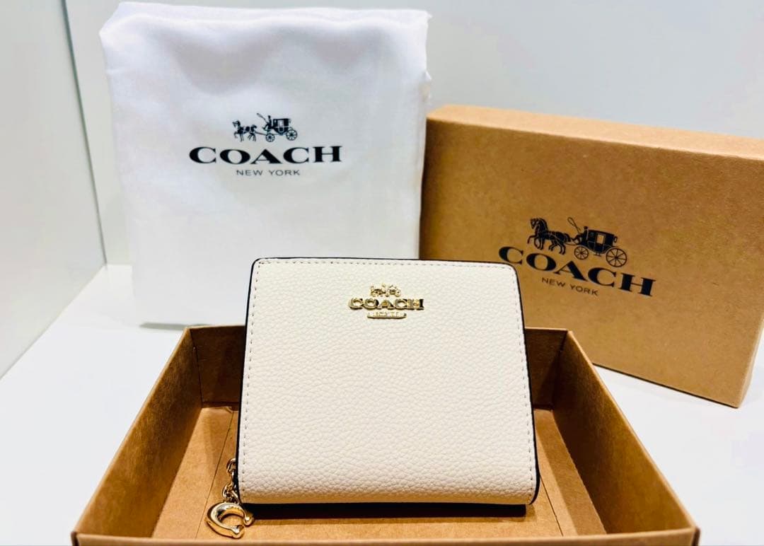 COACH コーチ　ホワイト　二つ折り財布　c2862