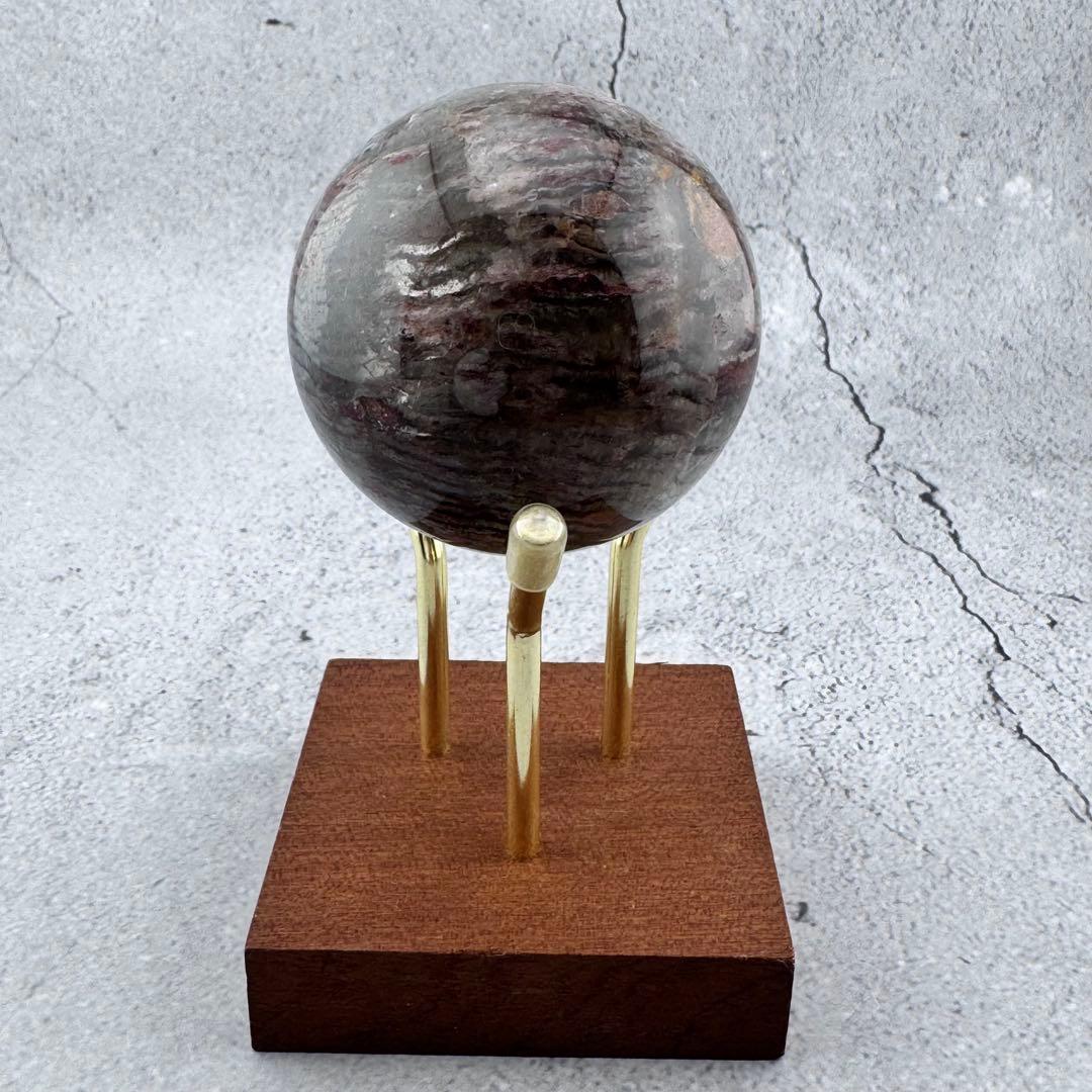 M-47天然ガーデンクォーツ 丸玉 地層模様 内包物が美しいスフィア 53mm