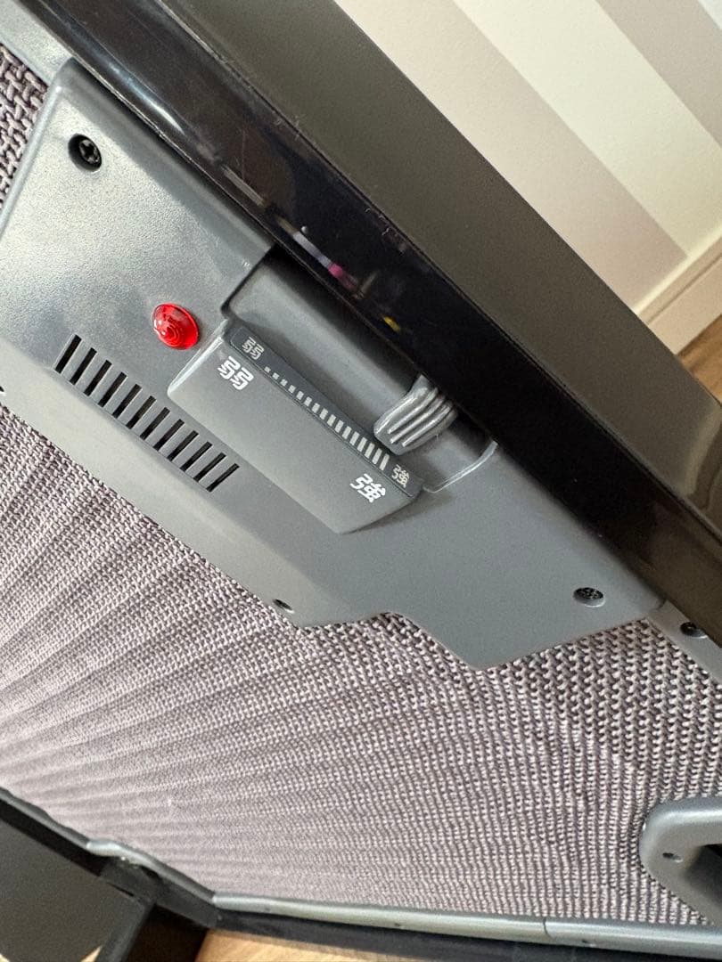 『カインズ』全面フラットヒーター　温度調整可能　正方形　黒