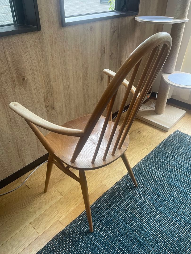 アーコール　ダイニングテーブル1台、肘掛けチェア2台　セット