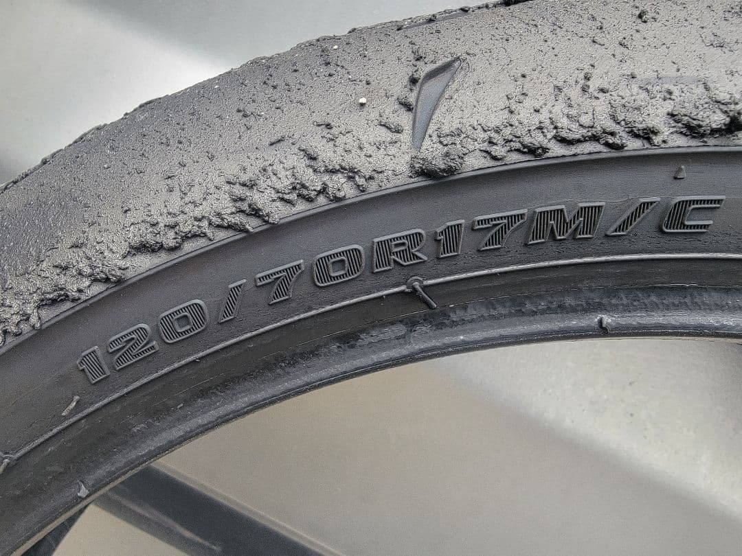 2024年製送料込みブリヂストン BATTLAX R11前後セット120/200