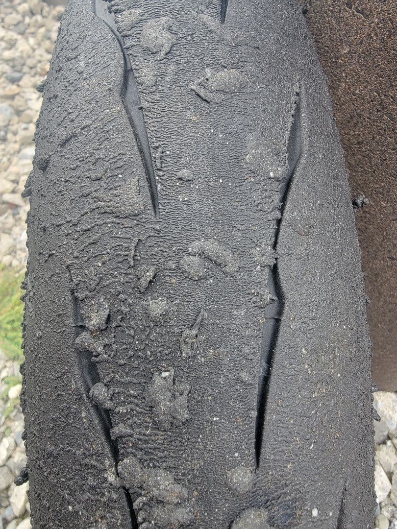 2024年製送料込みブリヂストン BATTLAX R11前後セット120/200