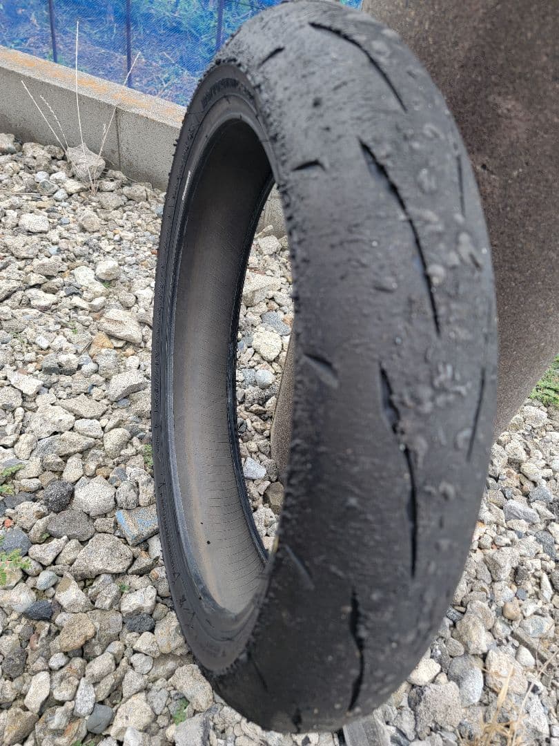 2024年製送料込みブリヂストン BATTLAX R11前後セット120/200