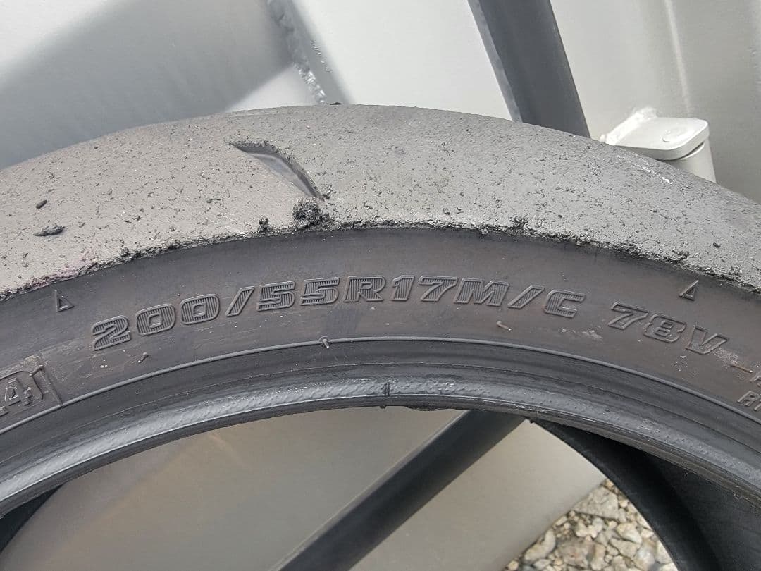 2024年製送料込みブリヂストン BATTLAX R11前後セット120/200