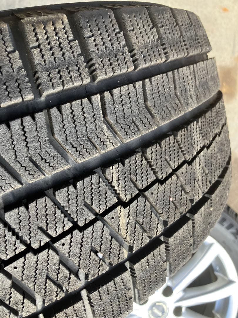 ブリザックICE 215/55R17 2021年32週　バリ山