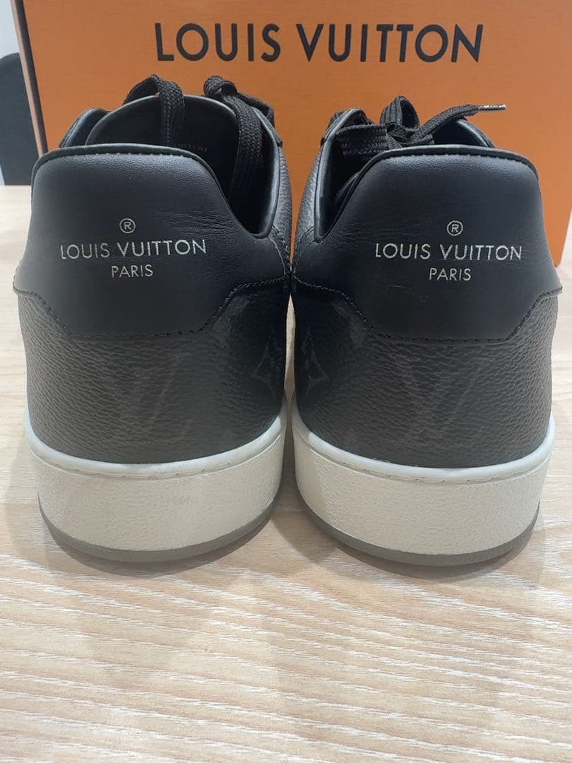 極美品 ルイヴィトン スニーカー リヴォリライン モノグラム エクリプス 8