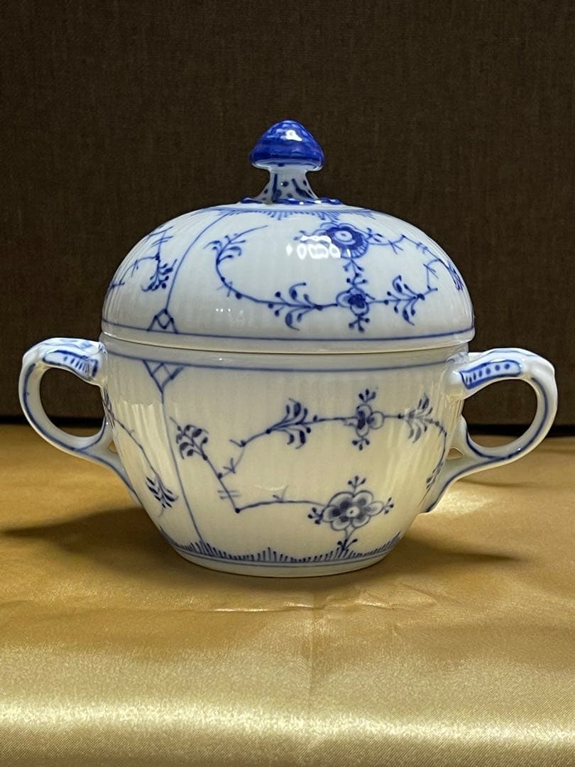 【新品未使用】ロイヤルコペンハーゲンブルーフルーテッドプレインシュガーポット蓋付
