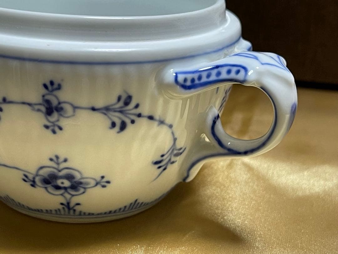 【新品未使用】ロイヤルコペンハーゲンブルーフルーテッドプレインシュガーポット蓋付