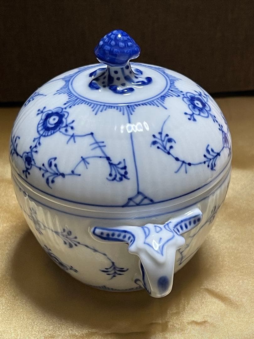 【新品未使用】ロイヤルコペンハーゲンブルーフルーテッドプレインシュガーポット蓋付