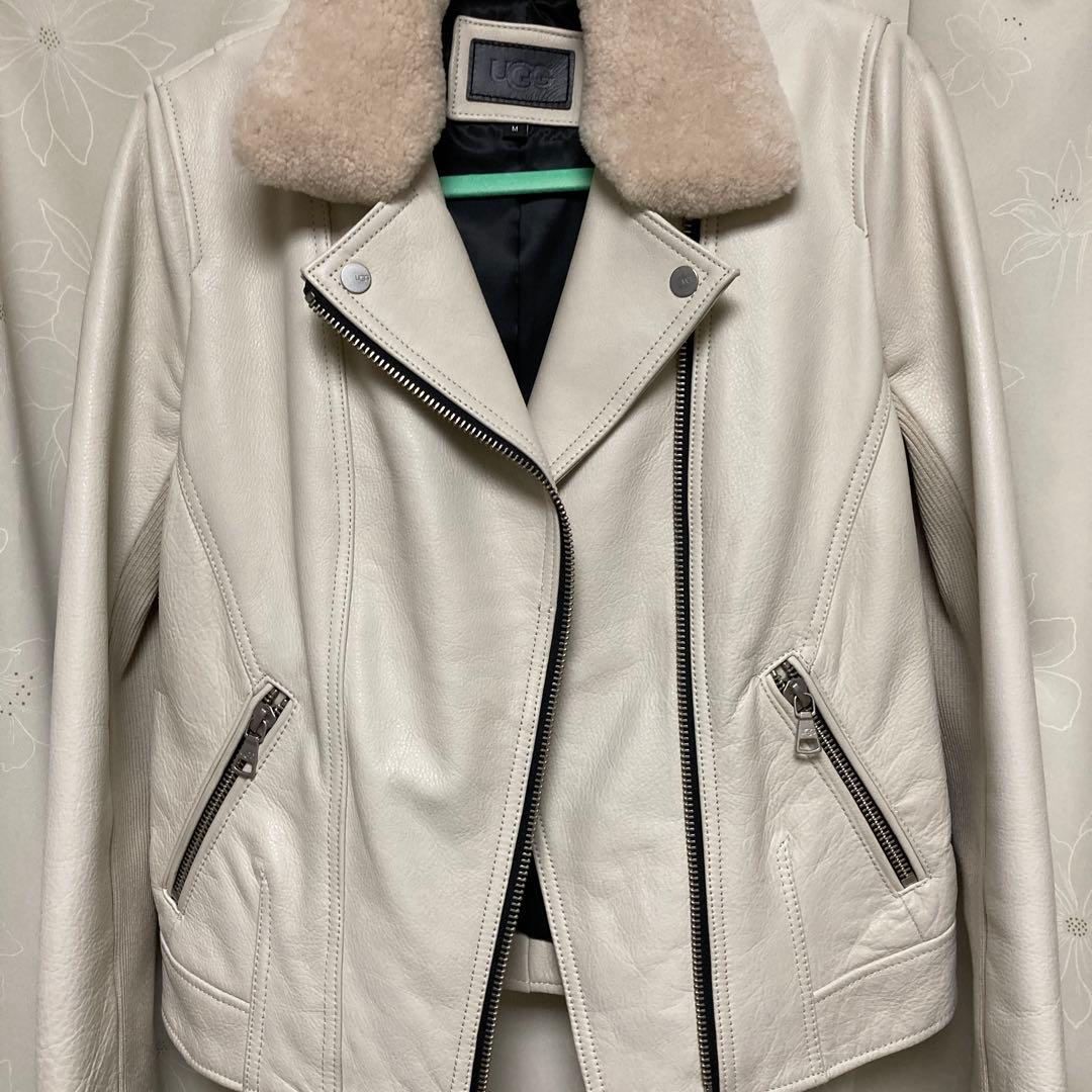 UGG ホワイトライダースジャケット ファー襟付き