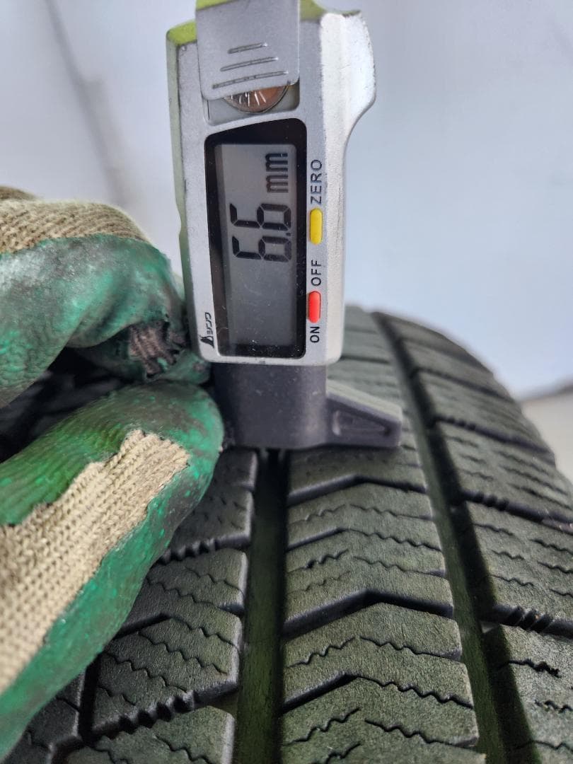 送料込☆2023年製 ブリヂストンタイヤ 215/65R16日本製☆2本