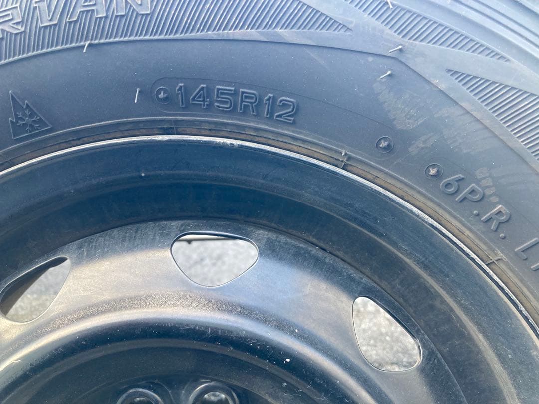 スタッドレスタイヤ　軽バン　ダンロップ　ホイール付き4本セット