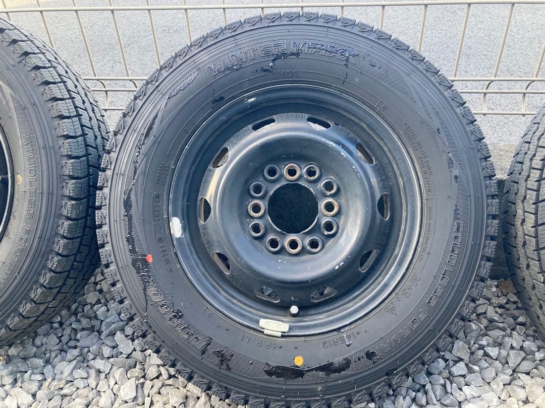 スタッドレスタイヤ　軽バン　ダンロップ　ホイール付き4本セット