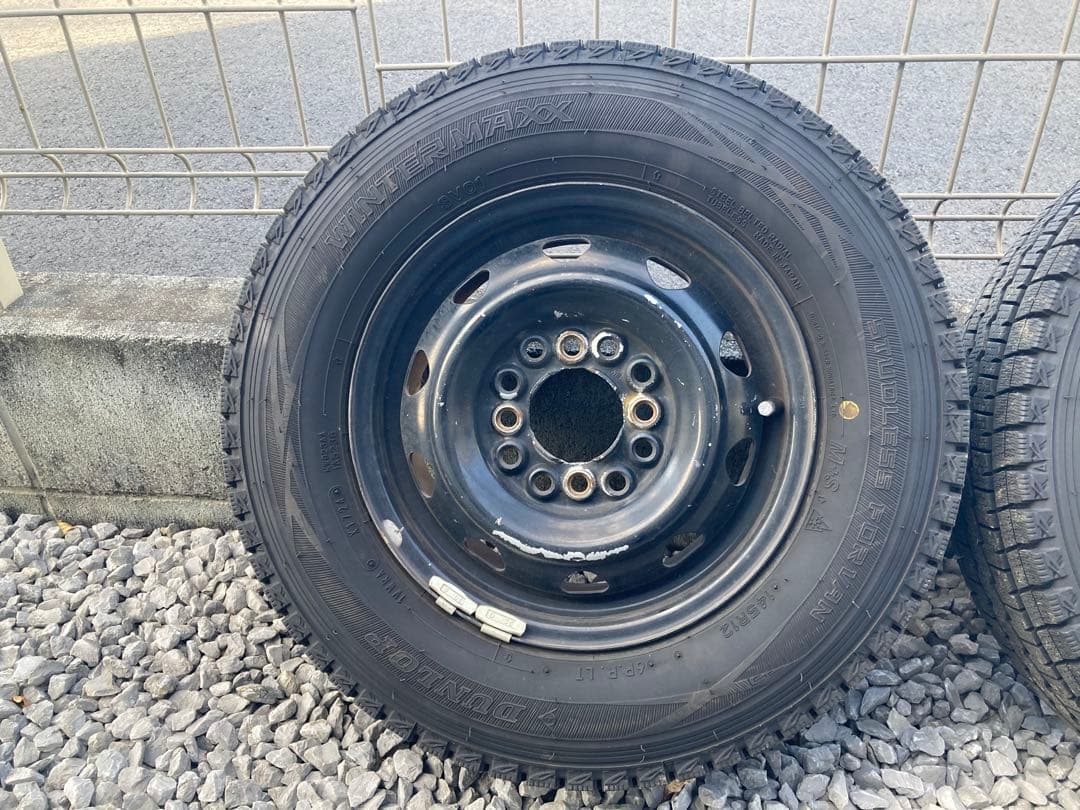 スタッドレスタイヤ　軽バン　ダンロップ　ホイール付き4本セット