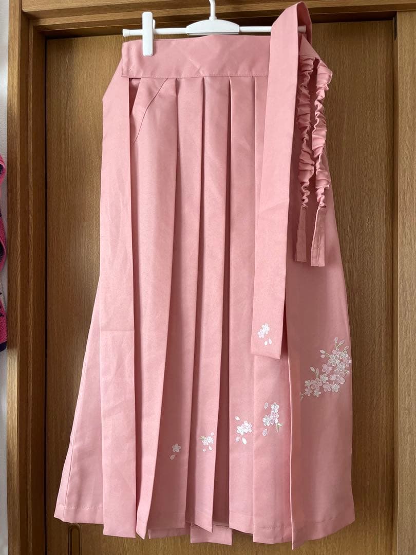 キャサリンコテージ　ダリアベージュ×桃柄 袴