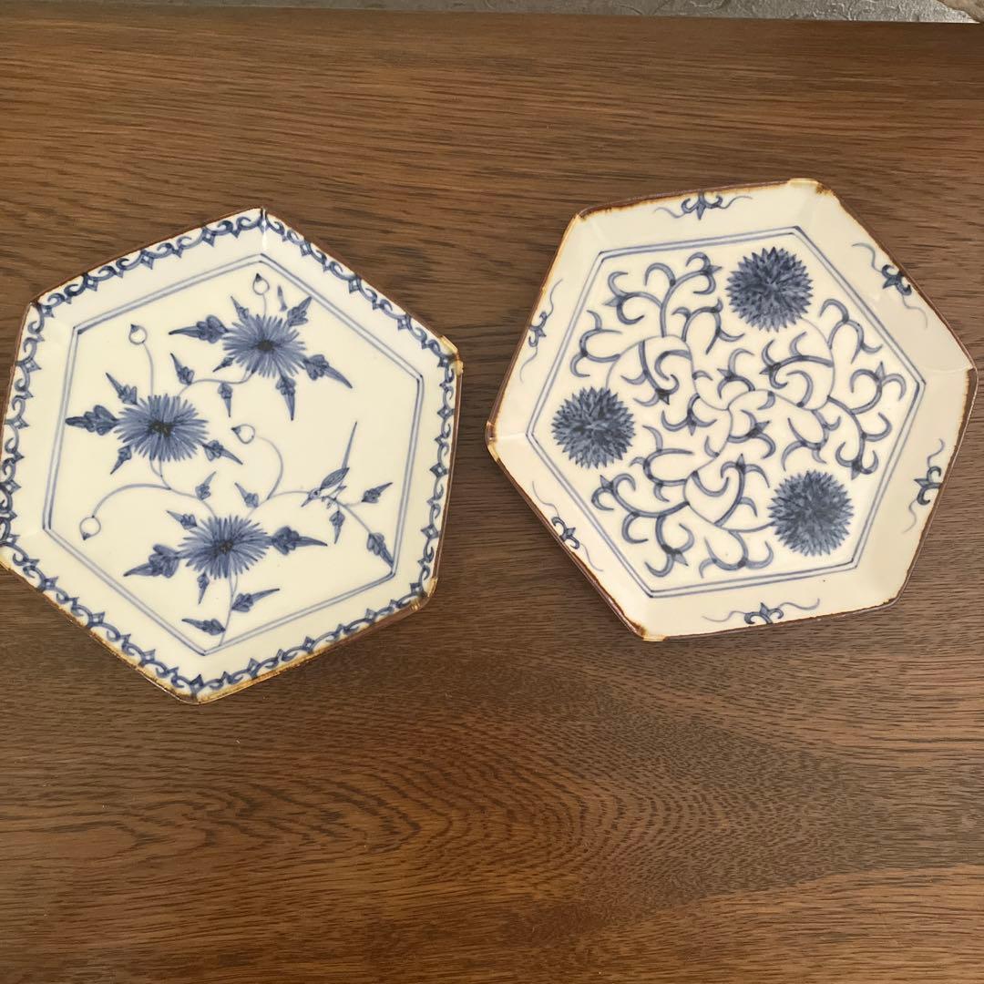 須藤拓也さん　六角形の青い花柄皿セット