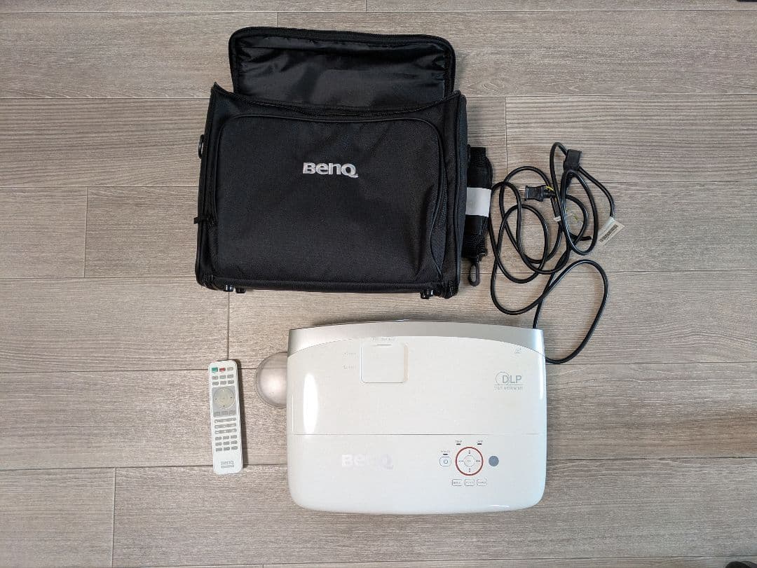 BenQ HT2150ST ホームプロジェクター