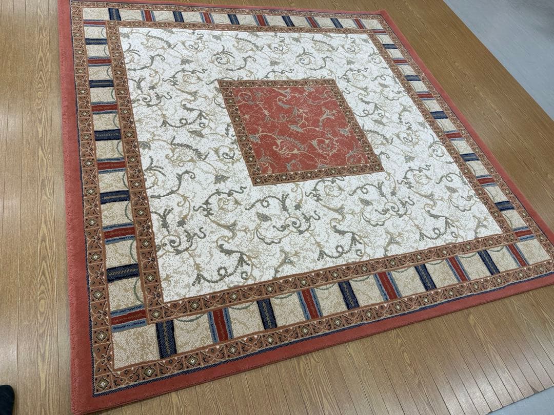 ベルギー製 ラグ カーペット 200×200 正方形 ポリプロピレン 美品