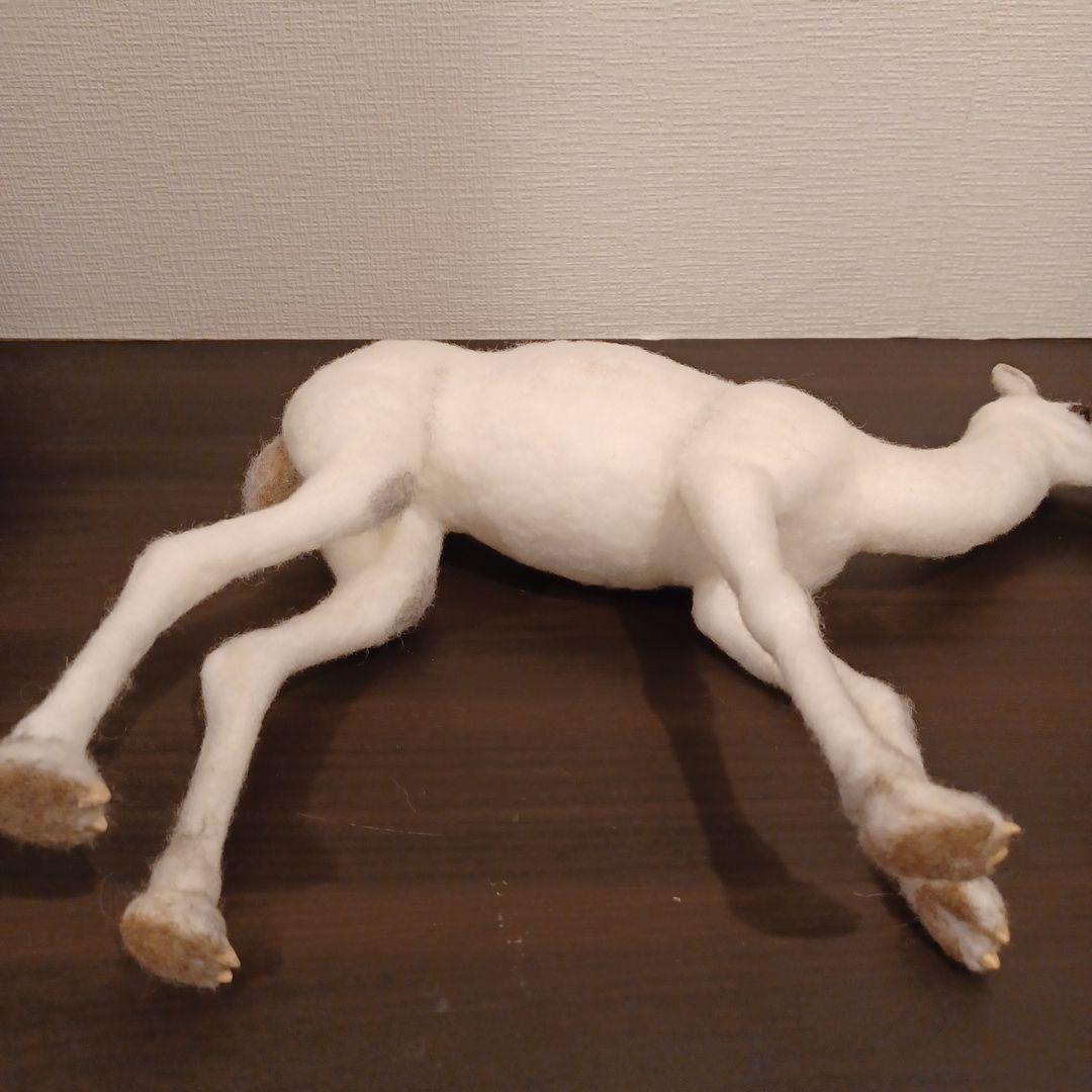 ラクダ(羊毛フェルト)ホワイト