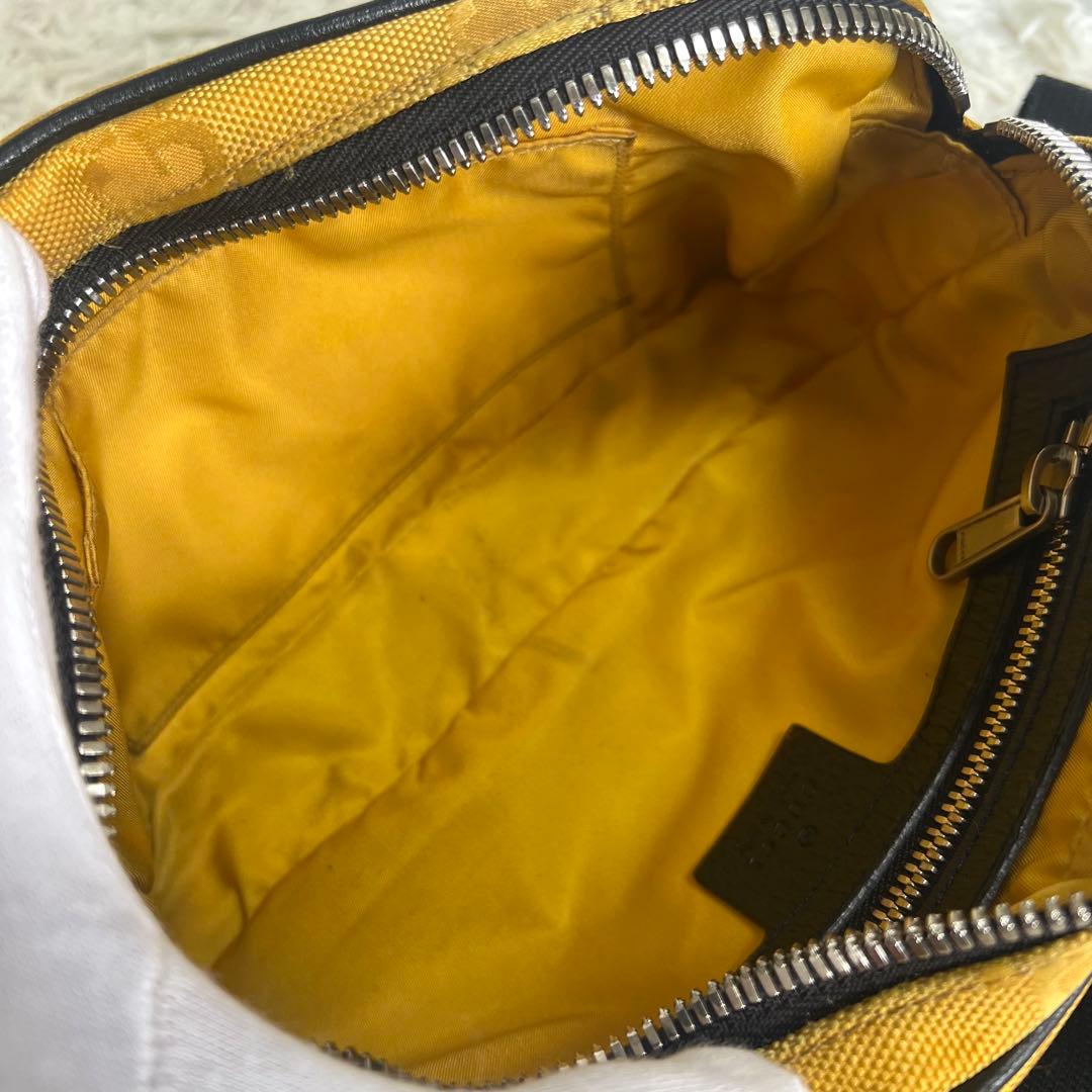 【良品】GUCCI グッチ オフザグリッド ボディバッグ GG柄　イエロー