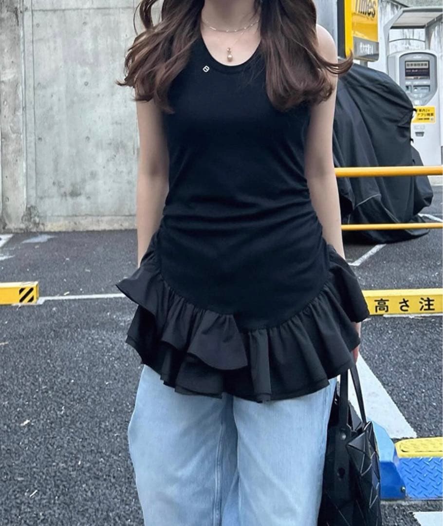 【即日発送】Bibiy IRIS RUFFLE TOP ブラック