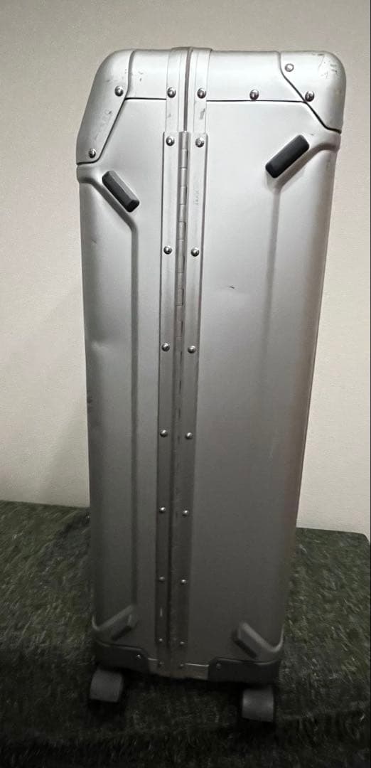 旅行かばん・小分けバッグ ZERO HALLIBURTON Geo Aluminum 3.0 83L