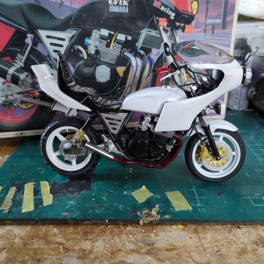 たけちゃんXJR400 プラモデル 族車仕様 デュアルカウル付き