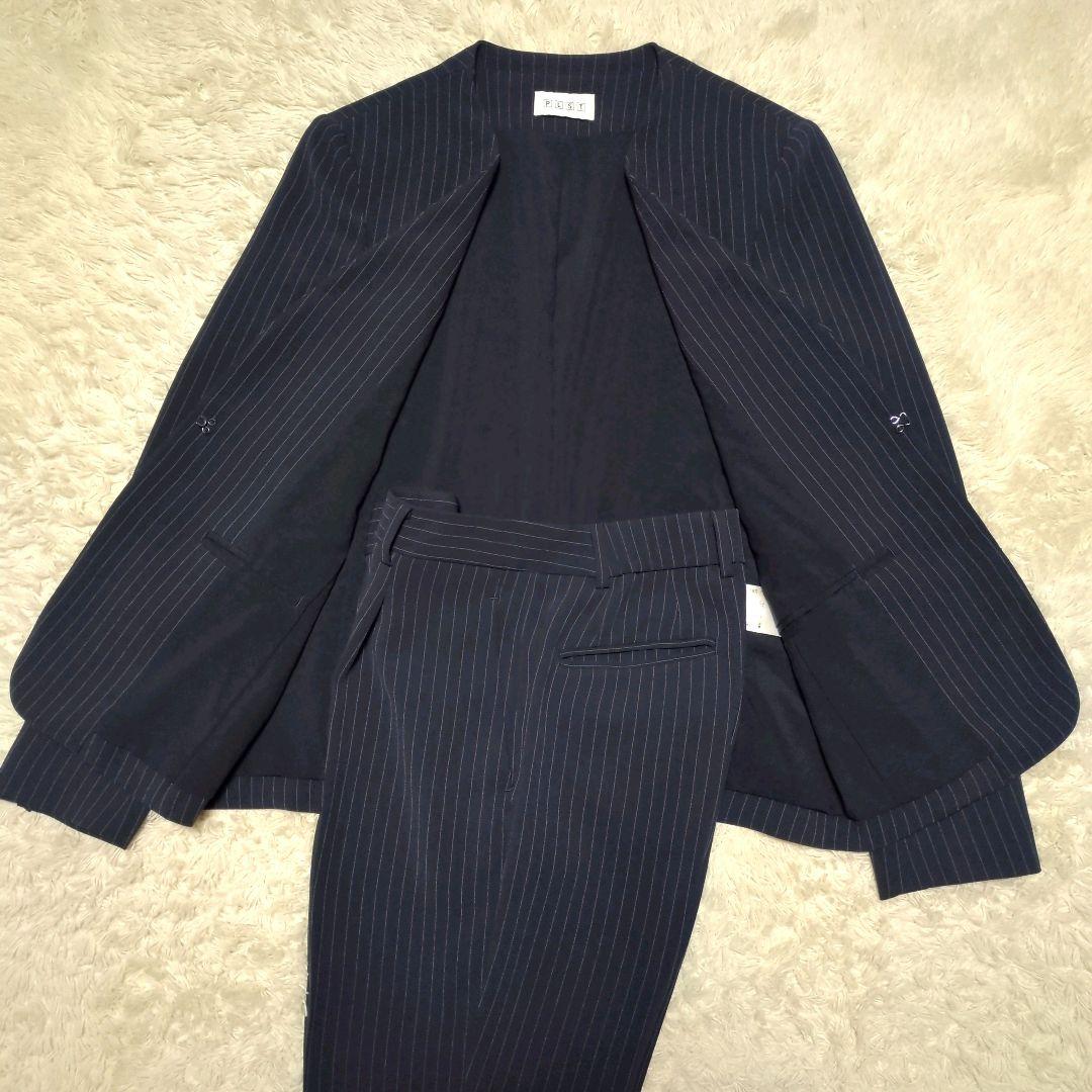 美品！PLST　ノーカラーパンツスーツセットアップ　M　2024年モデル　紺